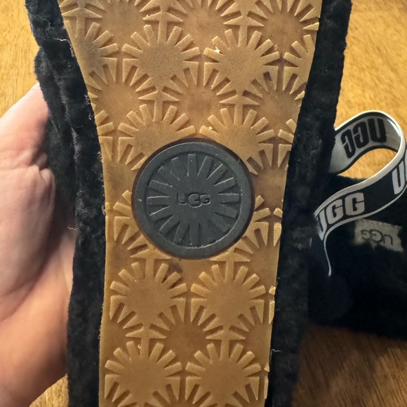 Black Ugg Fluff Yeah slides size 10 - Picture 3 of 7